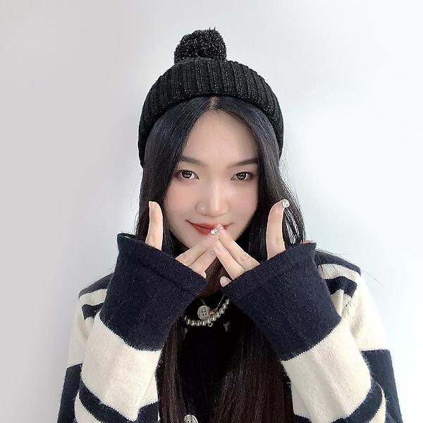  폼폼 방울 니트 비니(블랙)