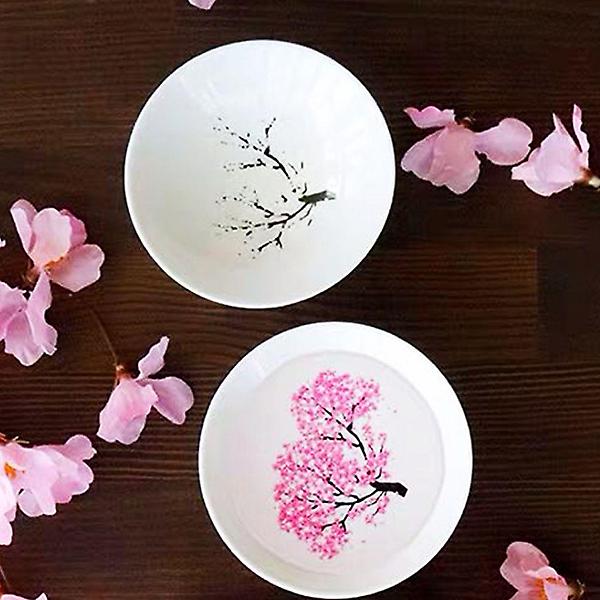  온도에 따라 변하는 꽃피는 특별한 술잔