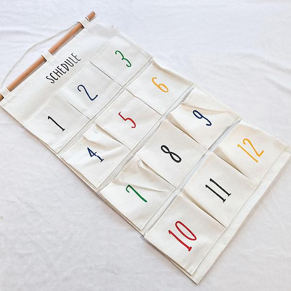  벽걸이 숫자 요일 포켓 수납함 (화이트)