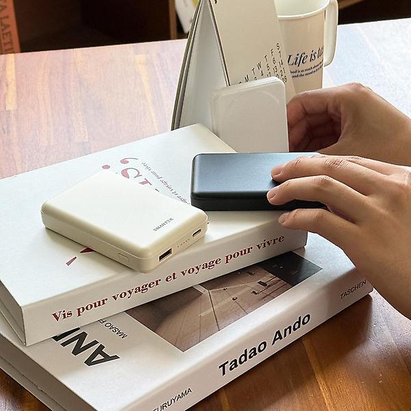  스마텍 PD 20W 초슬림 맥세이프 보조배터리 10000mAh ST-CMB10 화이트