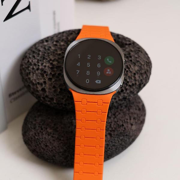  갤럭시 워치8 클래식 46mm 마그네틱 투톤 실리콘 스트랩