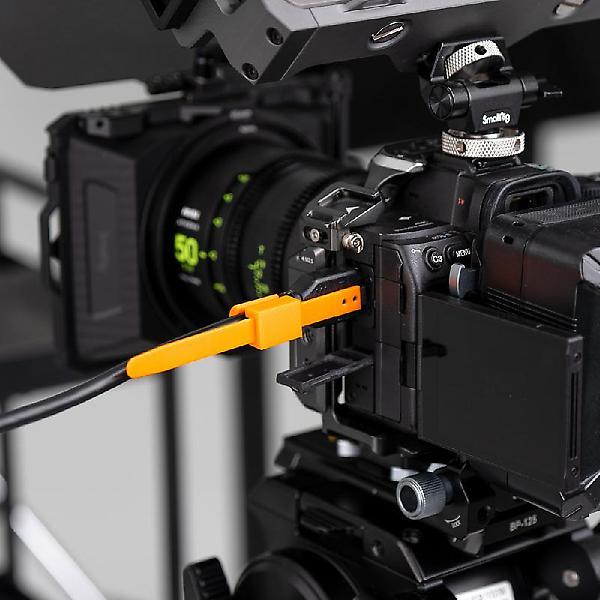  스마트키퍼 HDMI 케이블 이탈 분리 방지 락 방송장비 회의실 스튜디오