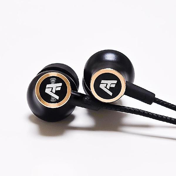  에이투 AW111 티타늄 다이나믹 드라이버 유선 이어폰