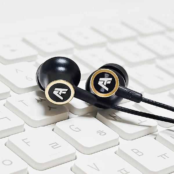  에이투 AW111 티타늄 다이나믹 드라이버 유선 이어폰